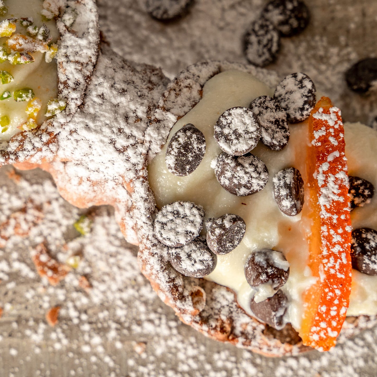 Modulare Box mit süßen Cannoli zur Auswahl