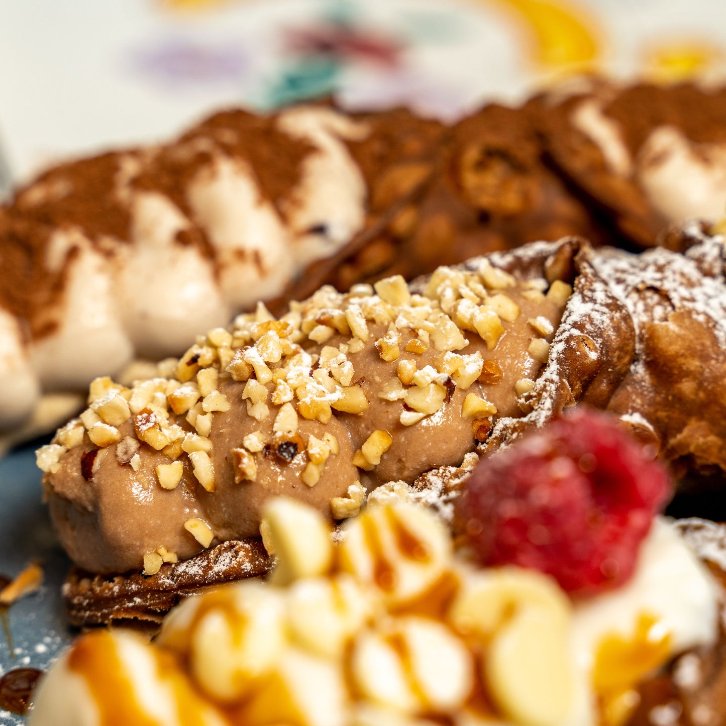 Modulare Box mit süßen Cannoli zur Auswahl