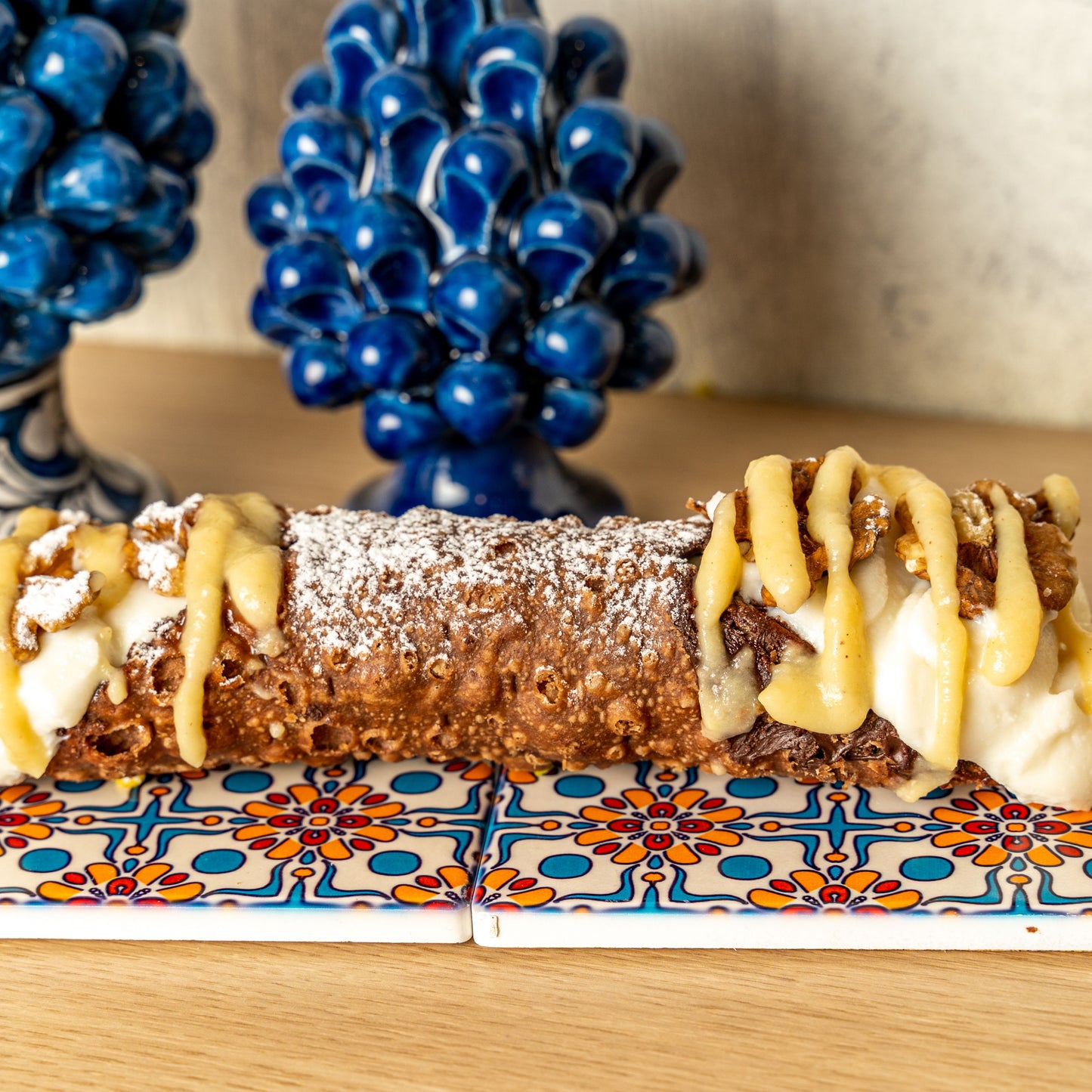 Modulare Box mit süßen Cannoli zur Auswahl