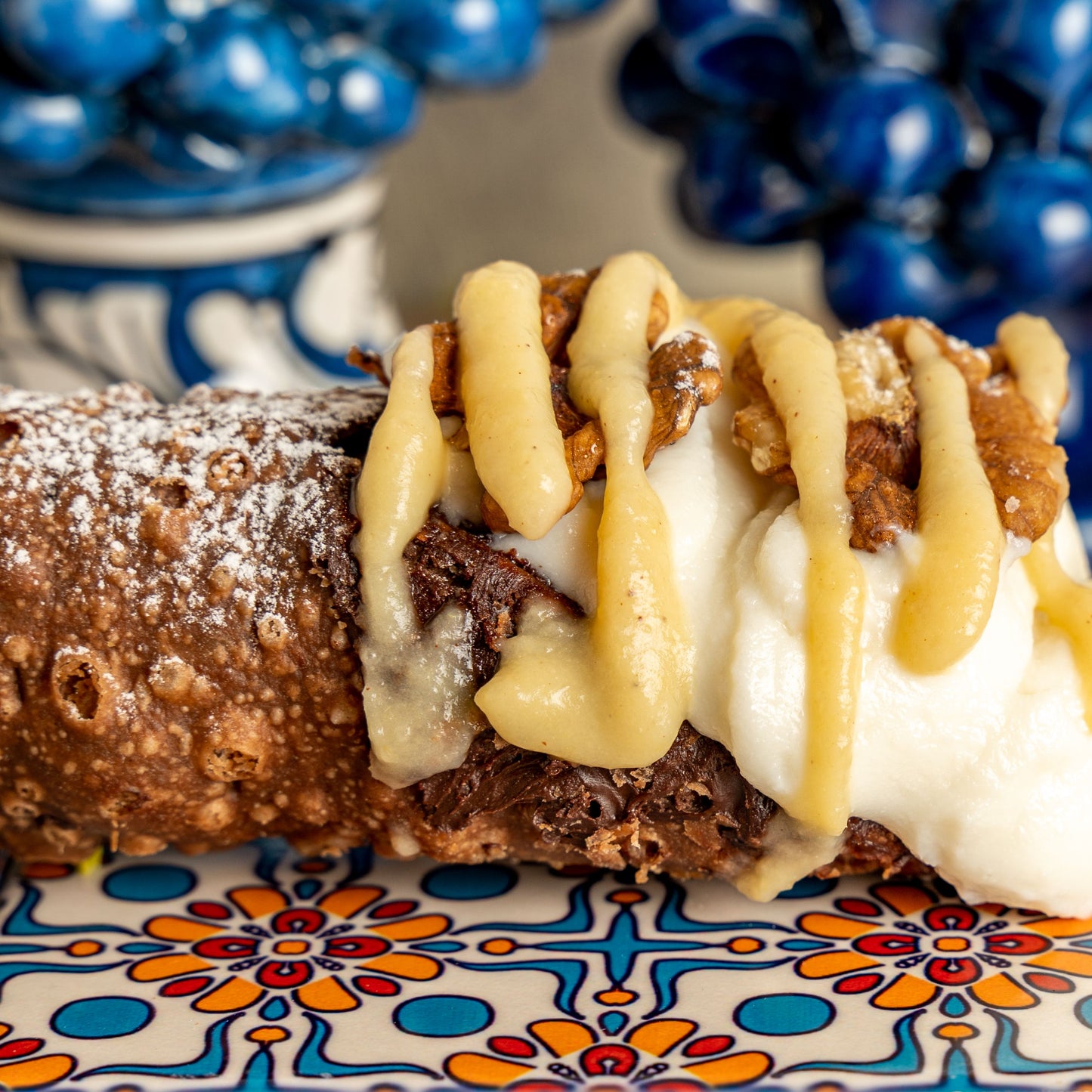 Modulare Box mit süßen Cannoli zur Auswahl