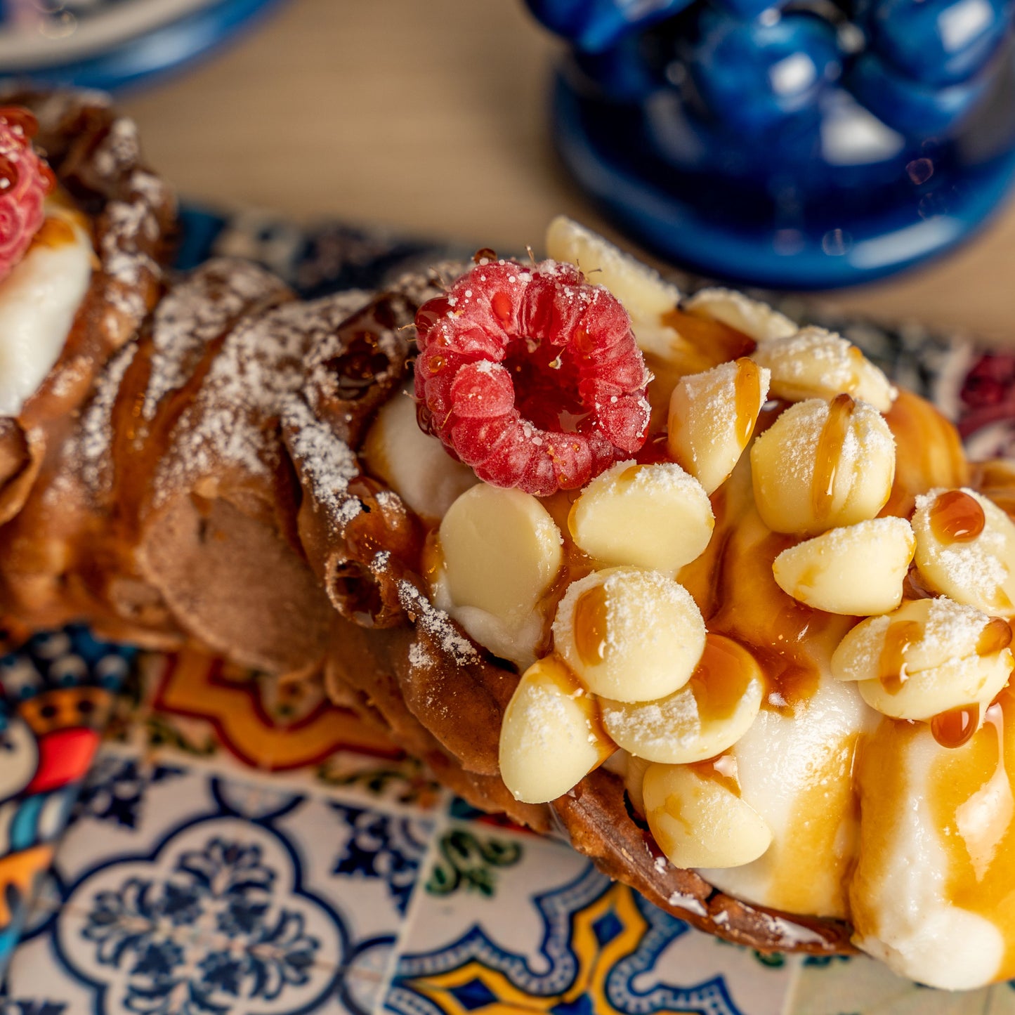 Modulare Box mit süßen Cannoli zur Auswahl
