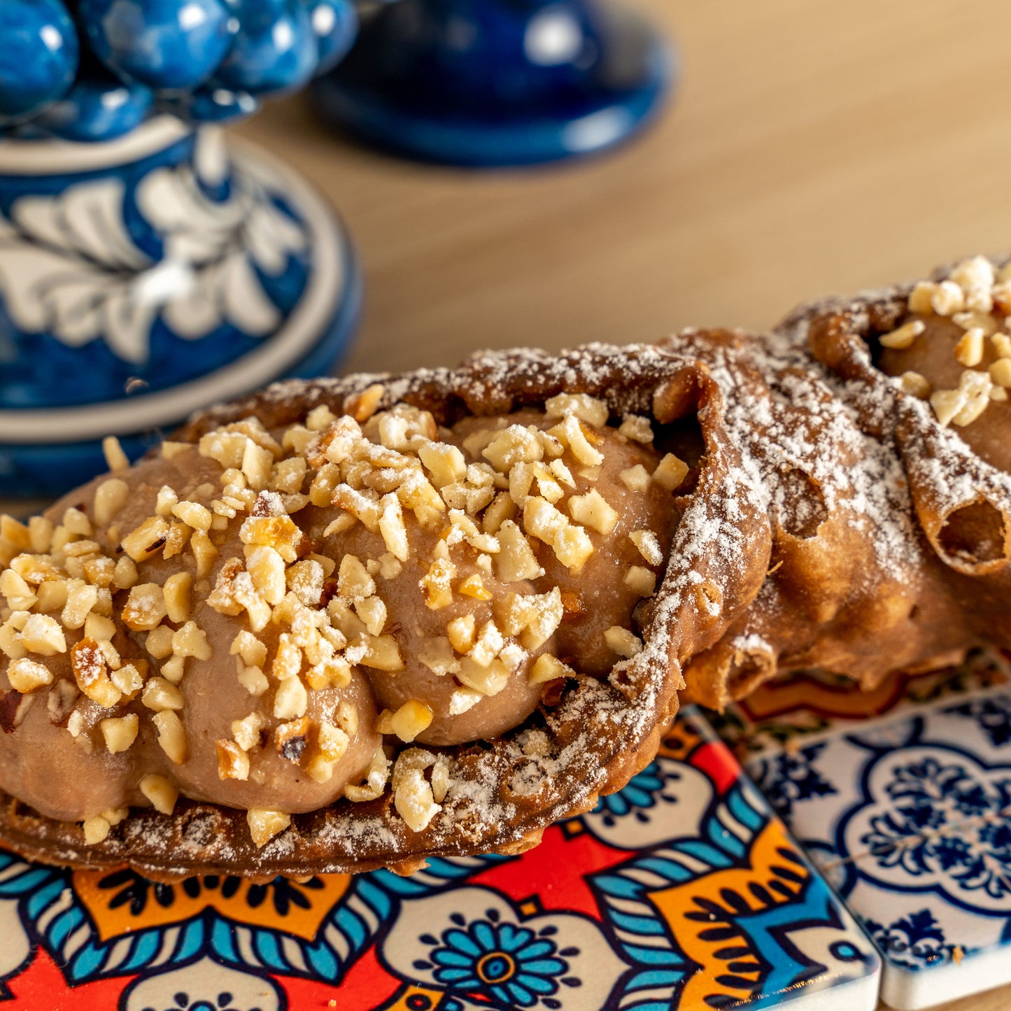 Modulare Box mit süßen Cannoli zur Auswahl
