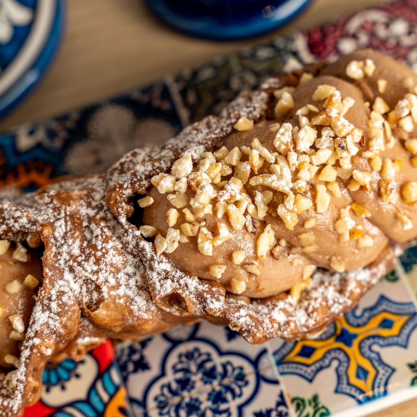 Modulare Box mit süßen Cannoli zur Auswahl