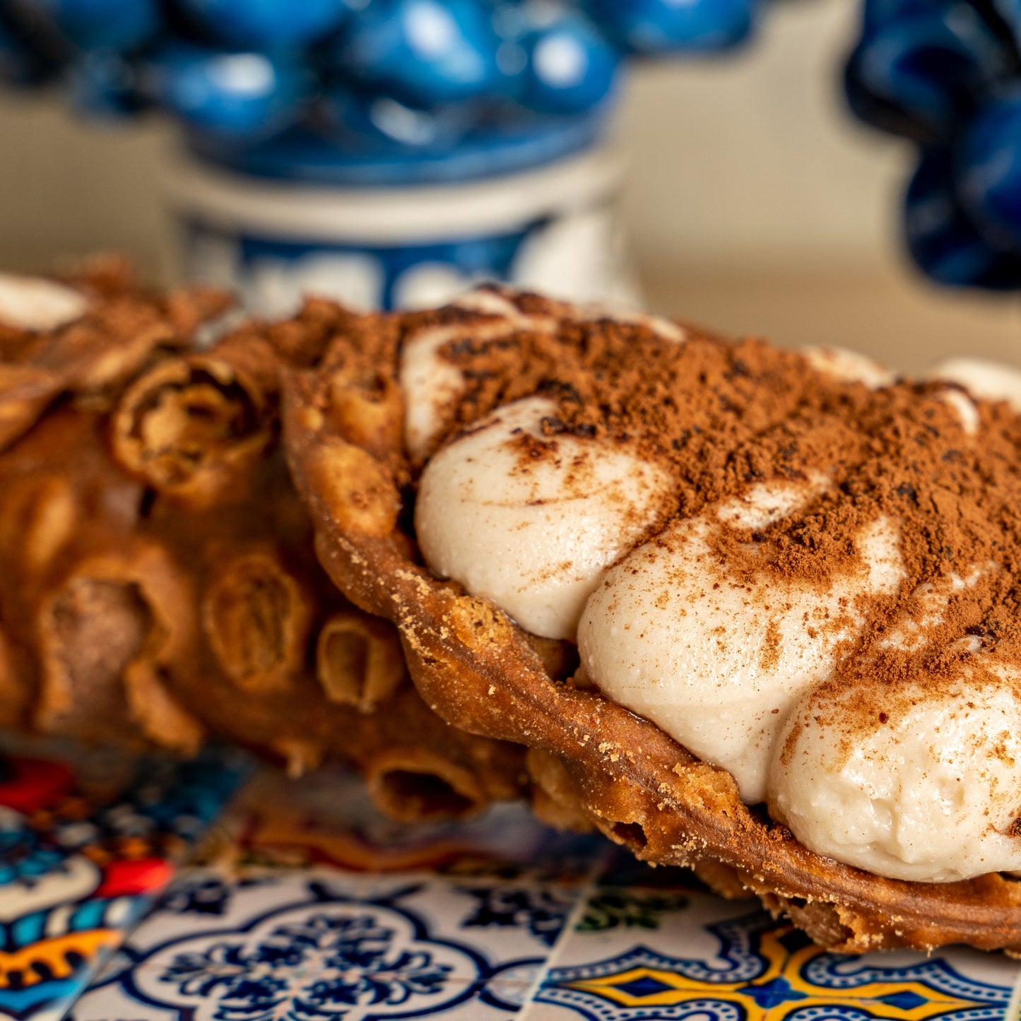 Modulare Box mit süßen Cannoli zur Auswahl