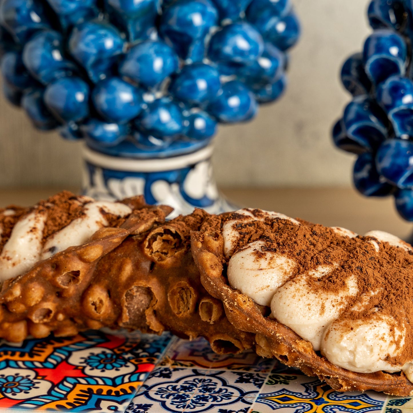 Modulare Box mit süßen Cannoli zur Auswahl